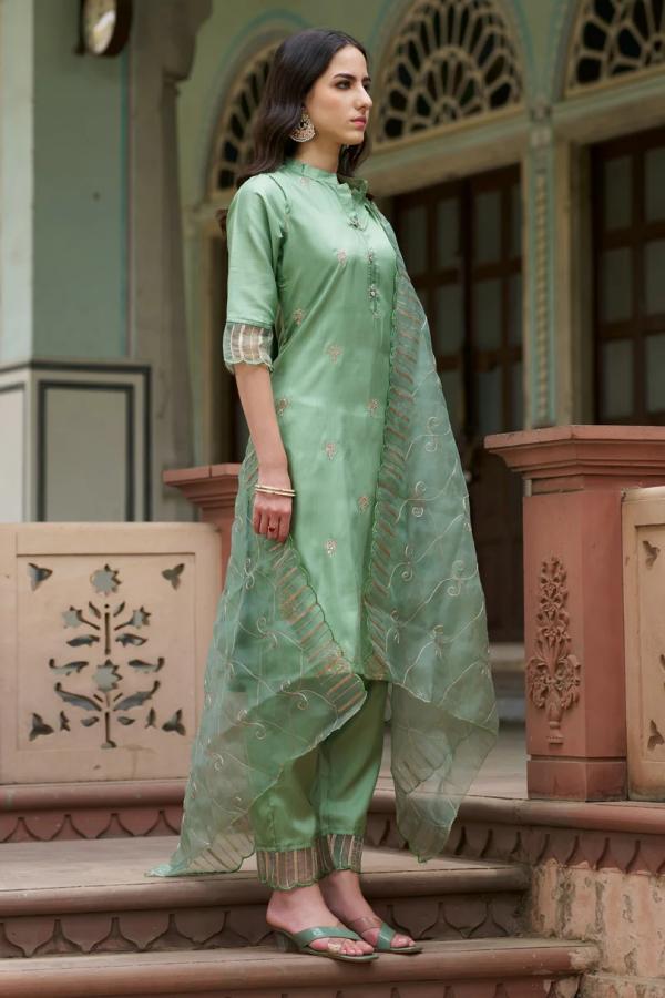 VP 9500 P Women Kurta and Trousers Pant Set Silk Blend
